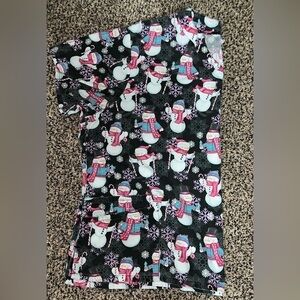 UA‎ scrubs snowman and snowflakes 3XL